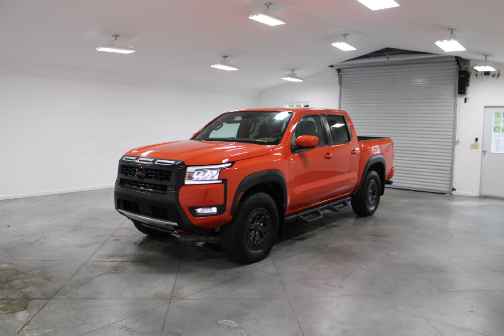 Used 2025 Nissan Frontier PRO-4X AWD/4WD image 4