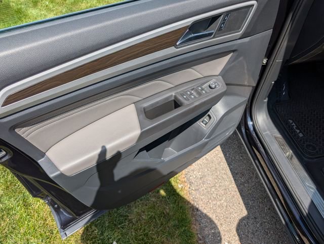 Used 2023 Volkswagen Atlas SE w/ Panoramic Sunroof Package AWD/4WD image 14