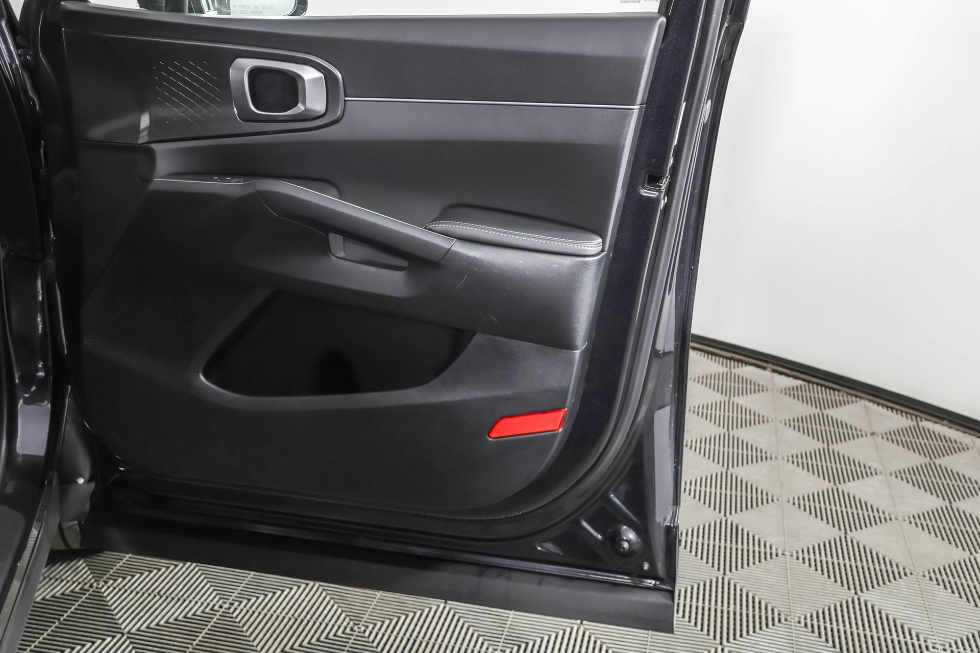 Used 2025 Kia Sorento EX image 48