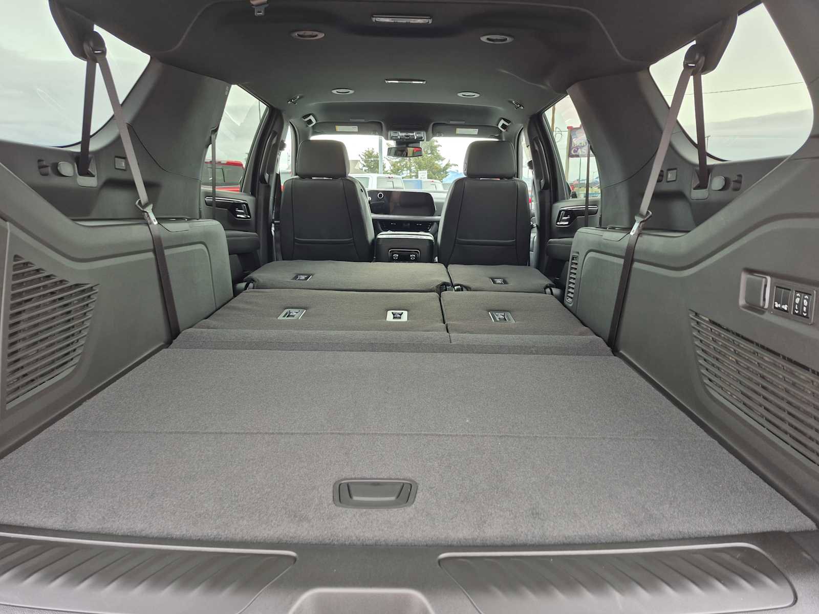 New 2026 Chevrolet Suburban LT w/ Comfort Package AWD/4WD image 8