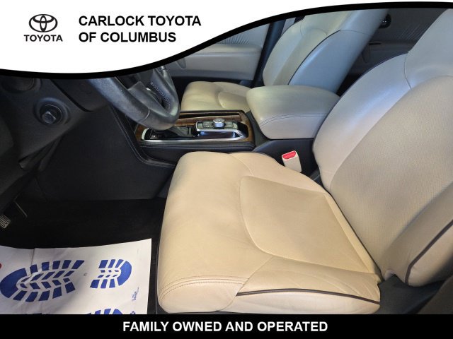 Used 2022 Nissan Armada SL w/ Captain's Chairs Package AWD/4WD image 13