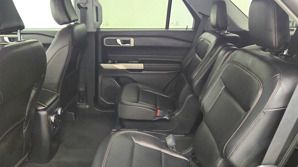 Used 2021 Ford Explorer XLT w/ Equipment Group 202A AWD/4WD image 20