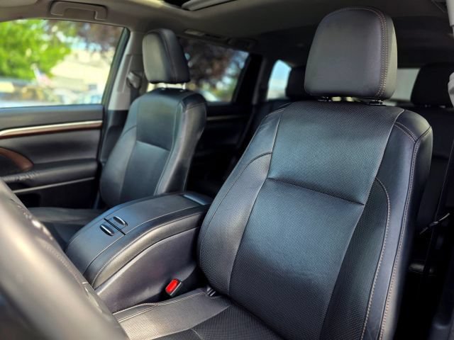 Used 2015 Toyota Highlander Limited AWD/4WD image 33