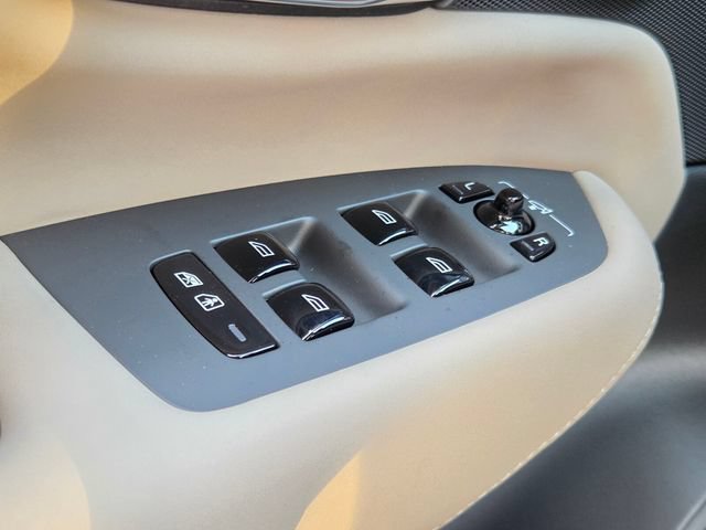 New 2026 Volvo XC90 B6 Plus AWD/4WD image 25