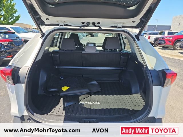 Used 2022 Toyota RAV4 XLE w/ Convenience Package AWD/4WD image 12