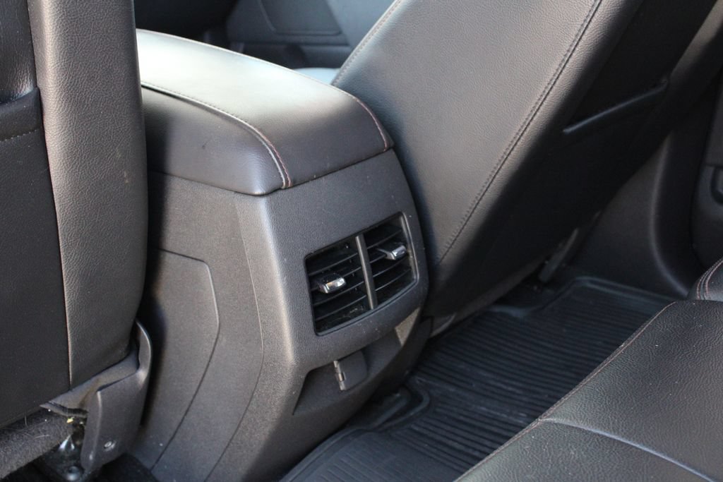 Used 2013 Ford Edge Limited FWD image 22