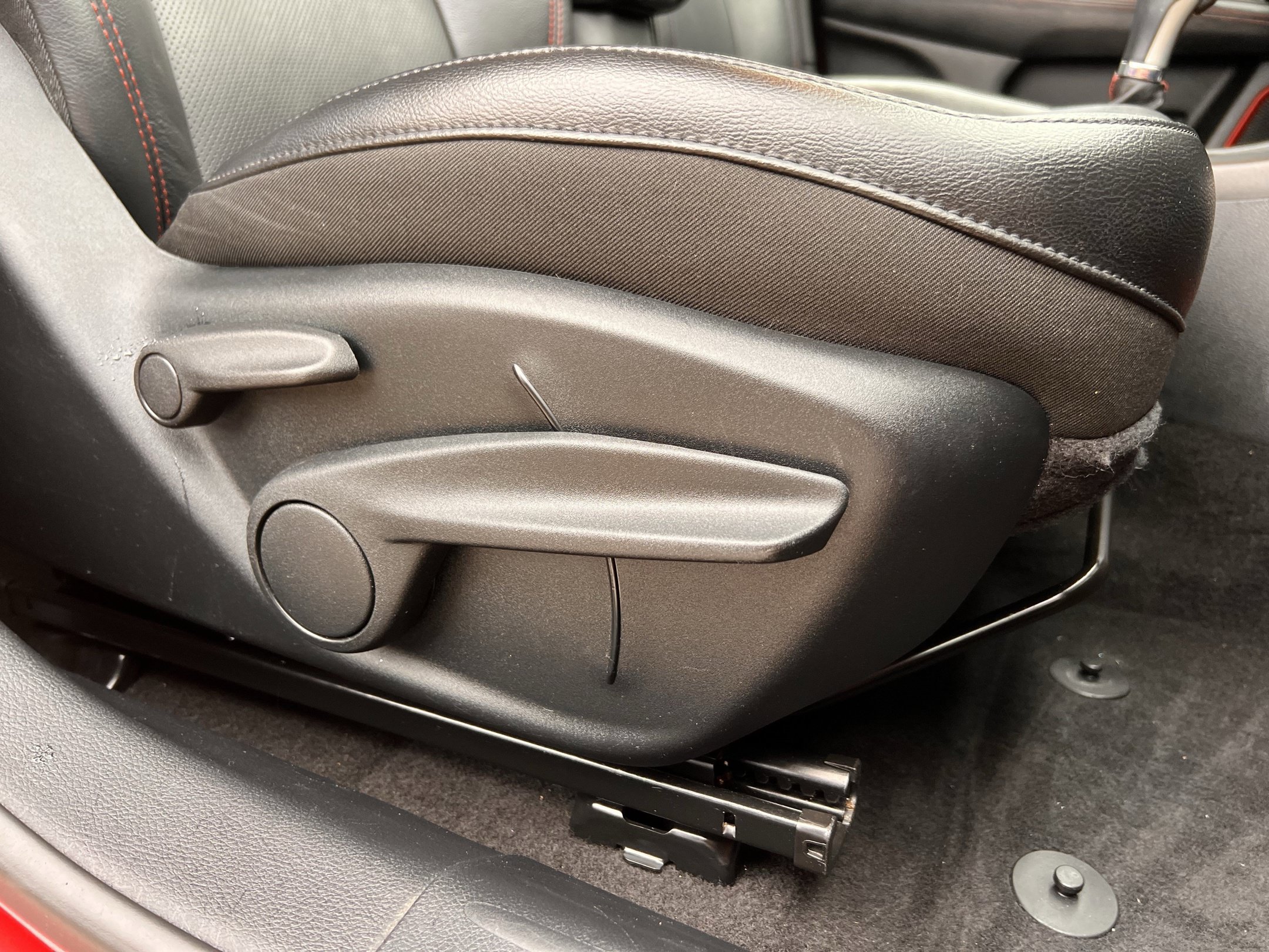 Used 2018 Jeep Compass Trailhawk w/ Leather Interior Group AWD/4WD image 27