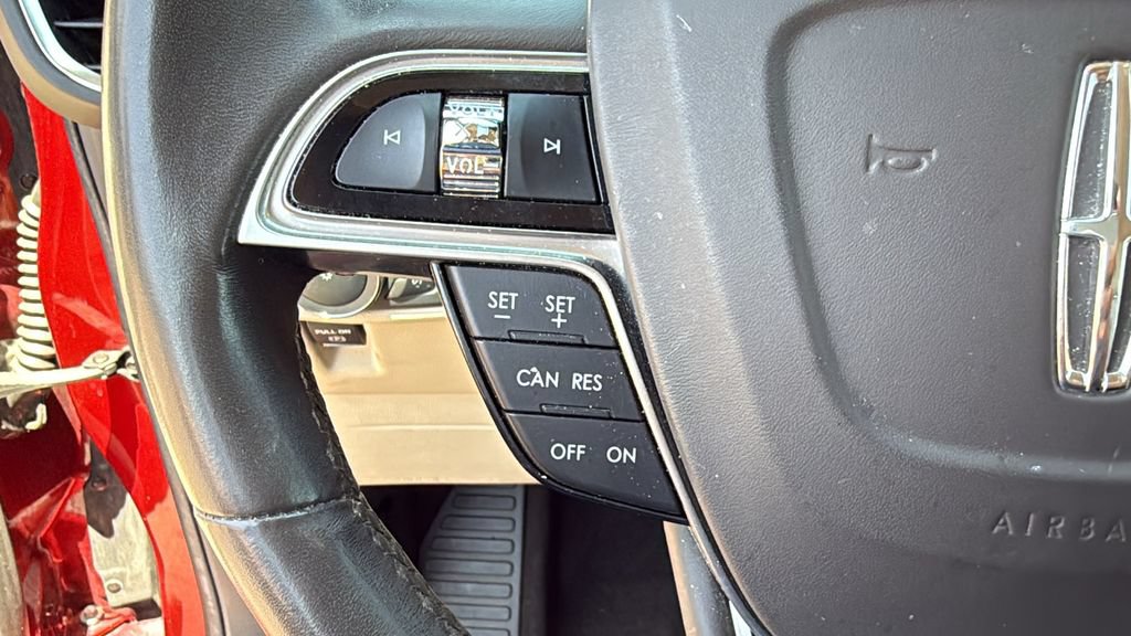 Used 2019 Lincoln Nautilus Select w/ Cargo Utility Package FWD image 9