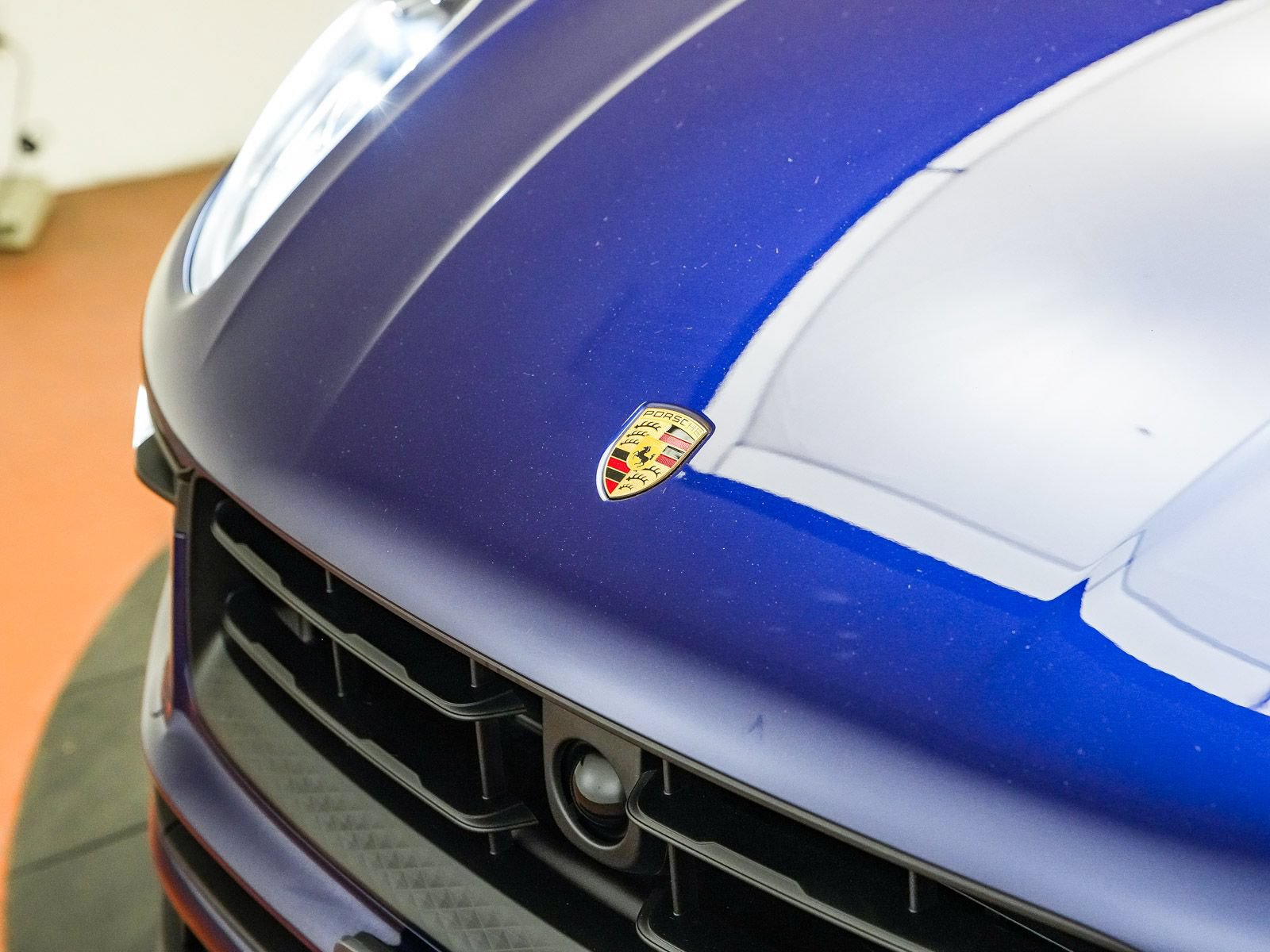 Certified 2026 Porsche Macan AWD/4WD image 7