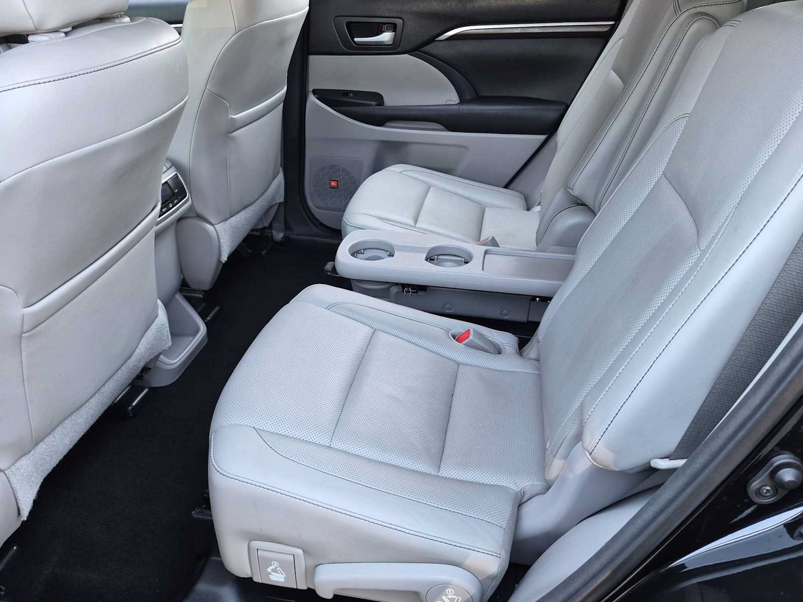 Used 2015 Toyota Highlander Limited AWD/4WD image 20