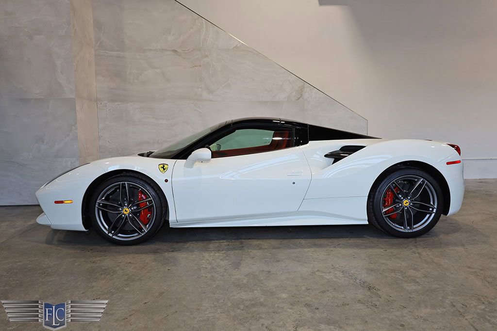 Used 2019 Ferrari 488 Spider image 3
