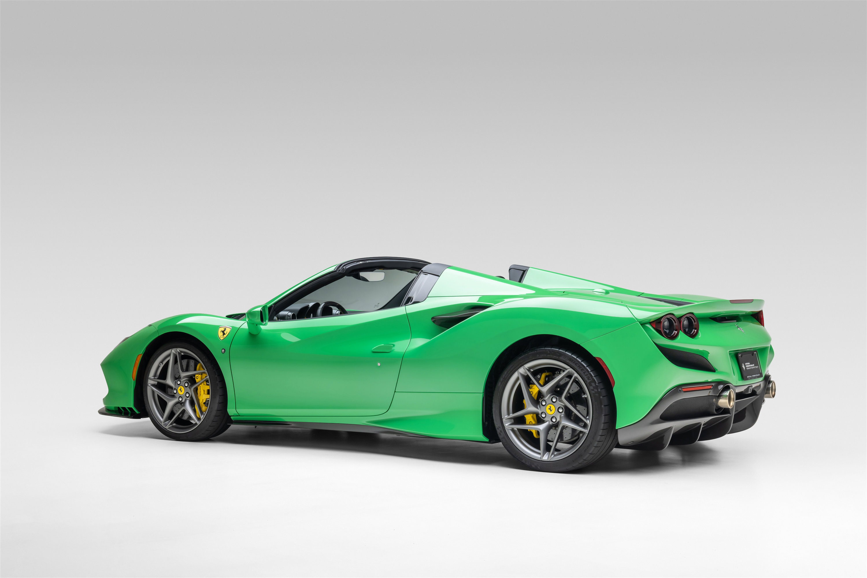 Certified 2023 Ferrari F8 Tributo RWD image 5