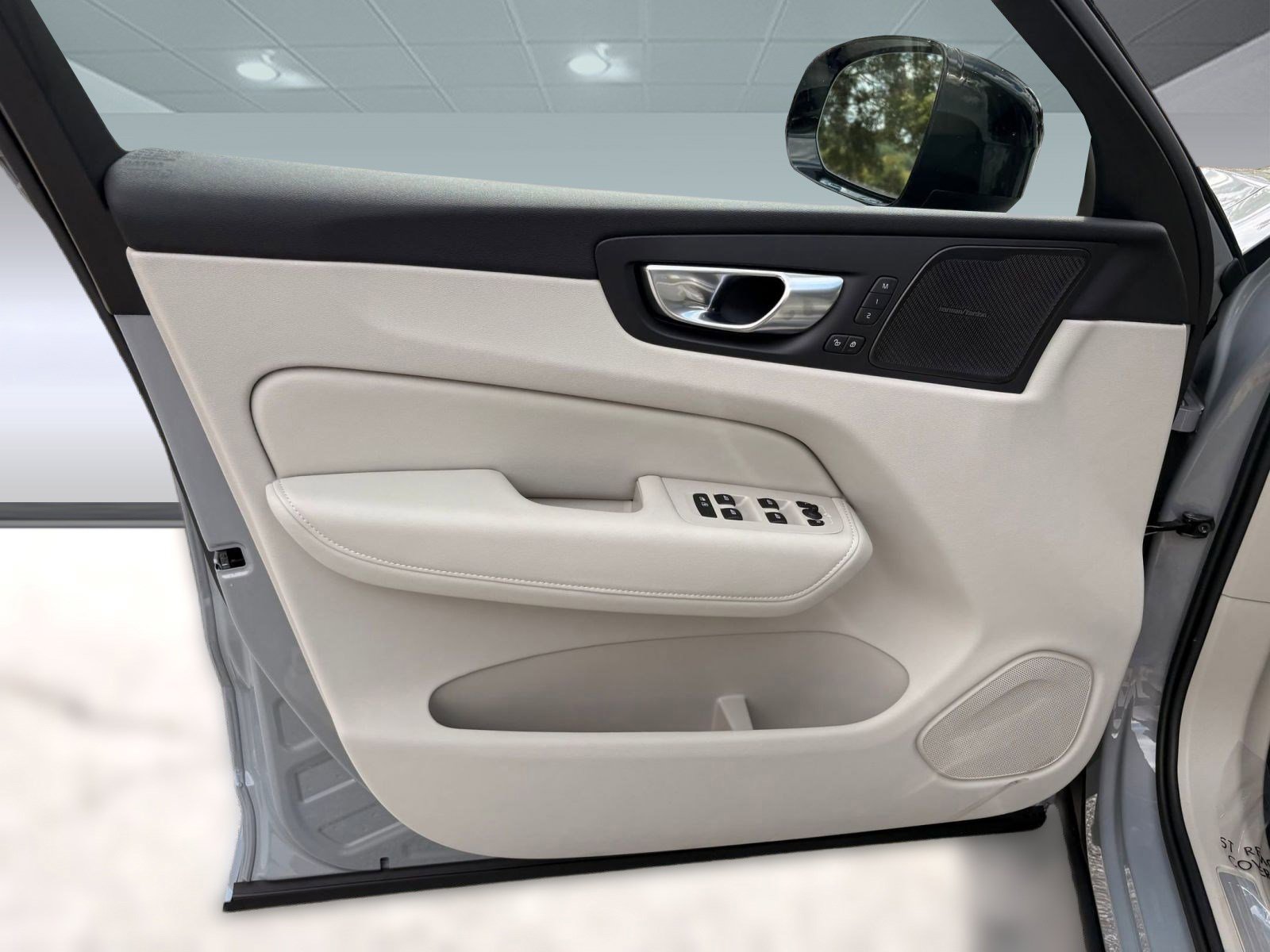 New 2026 Volvo XC60 B5 Ultra w/ Climate Package image 13