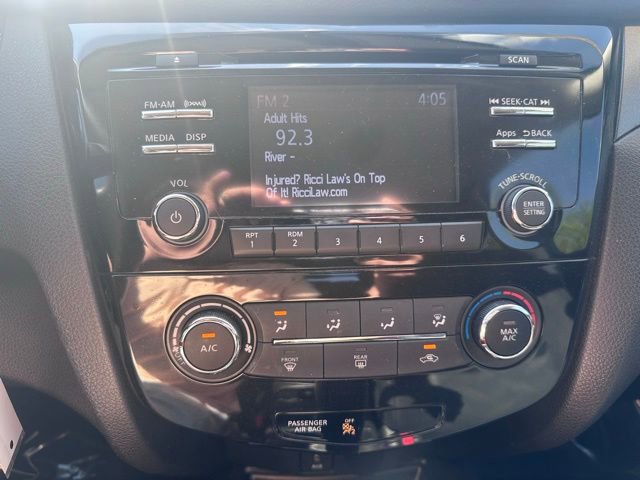 Used 2016 Nissan Rogue S AWD/4WD image 18