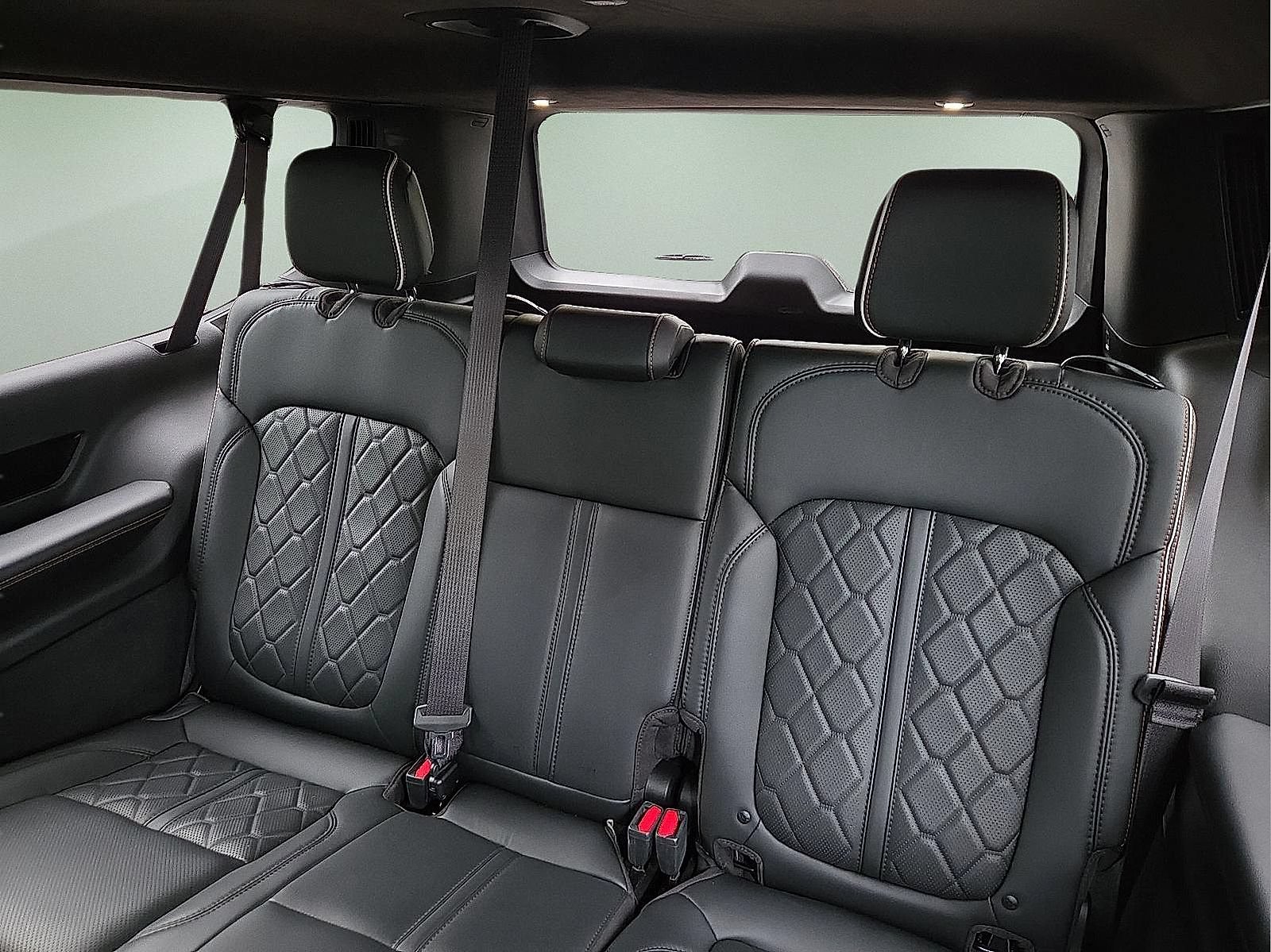 Used 2023 Jeep Grand Wagoneer L Series III AWD/4WD image 10