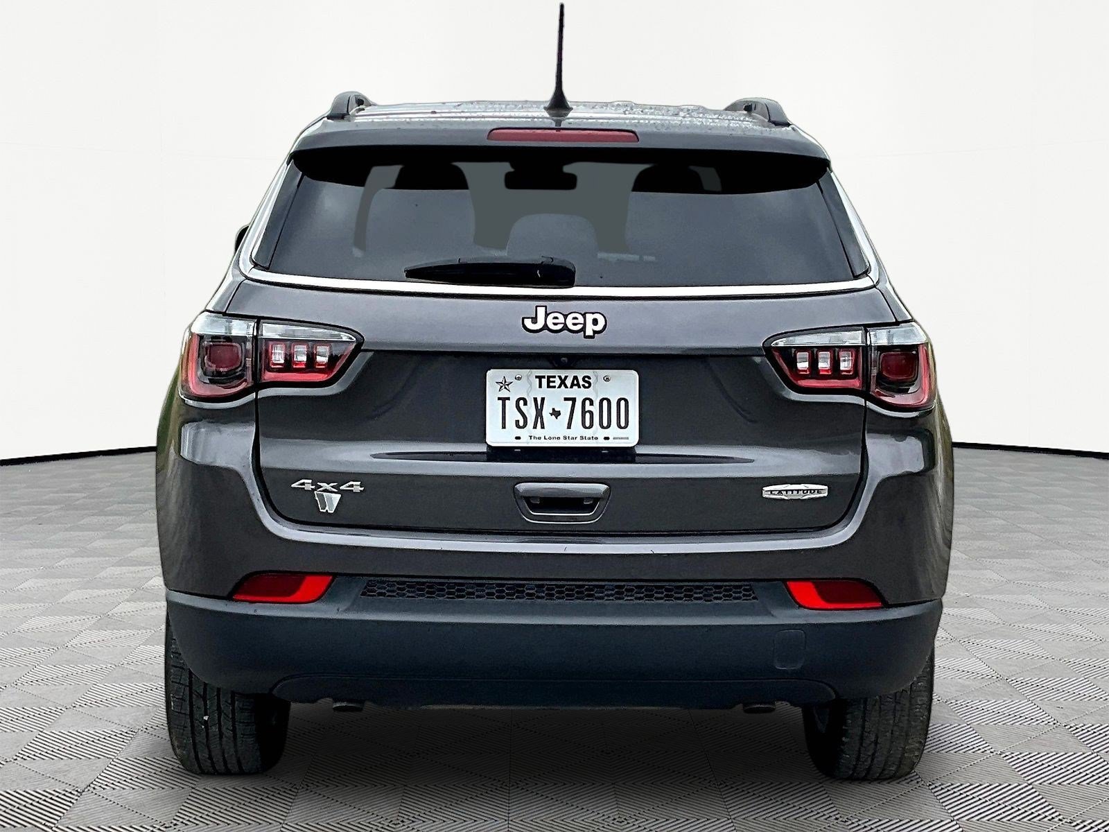 Used 2024 Jeep Compass Latitude AWD/4WD image 12