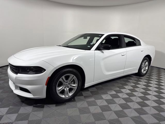 Used 2023 Dodge Charger SXT image 2