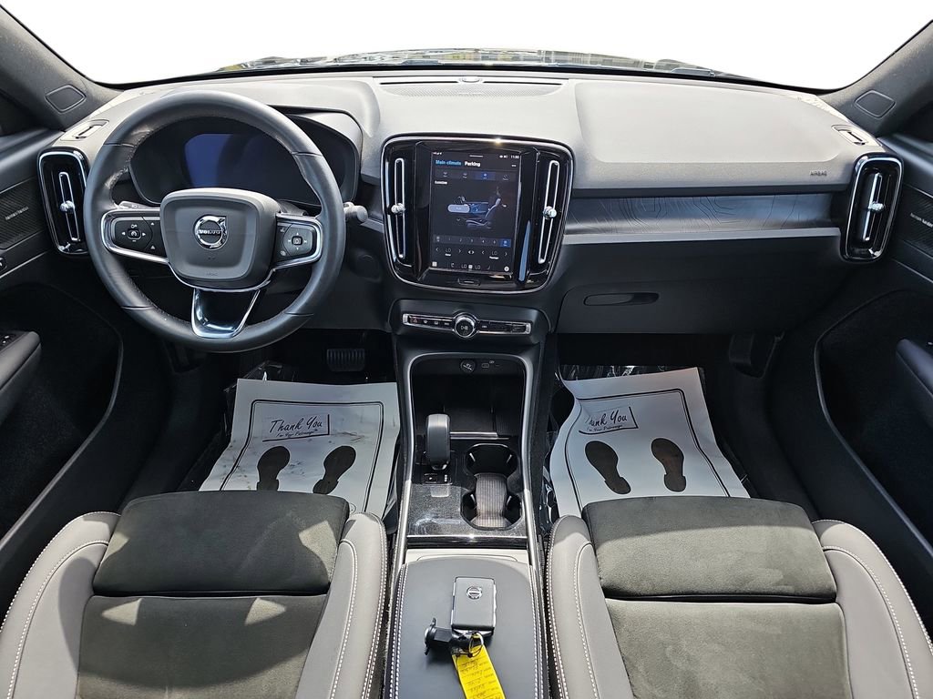 Used 2023 Volvo C40 P8 Recharge Ultimate image 12
