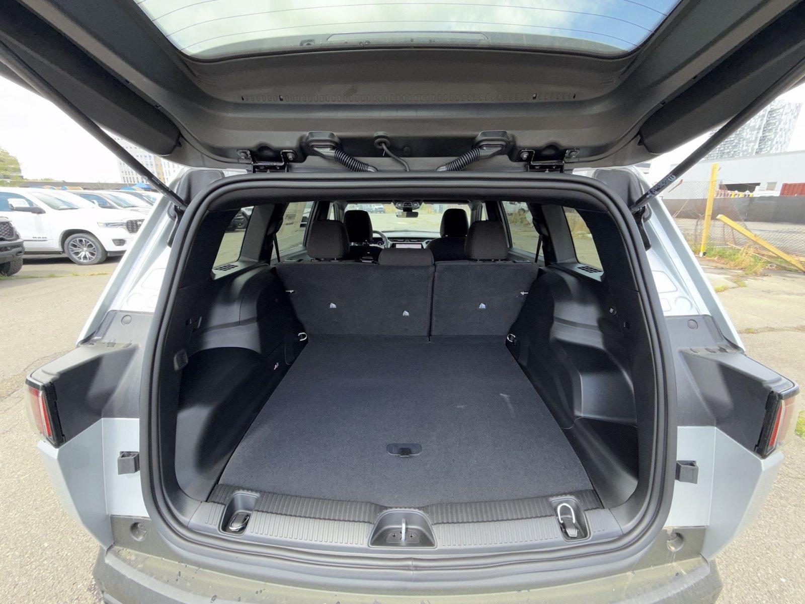 New 2026 Jeep Cherokee Laredo AWD/4WD image 24