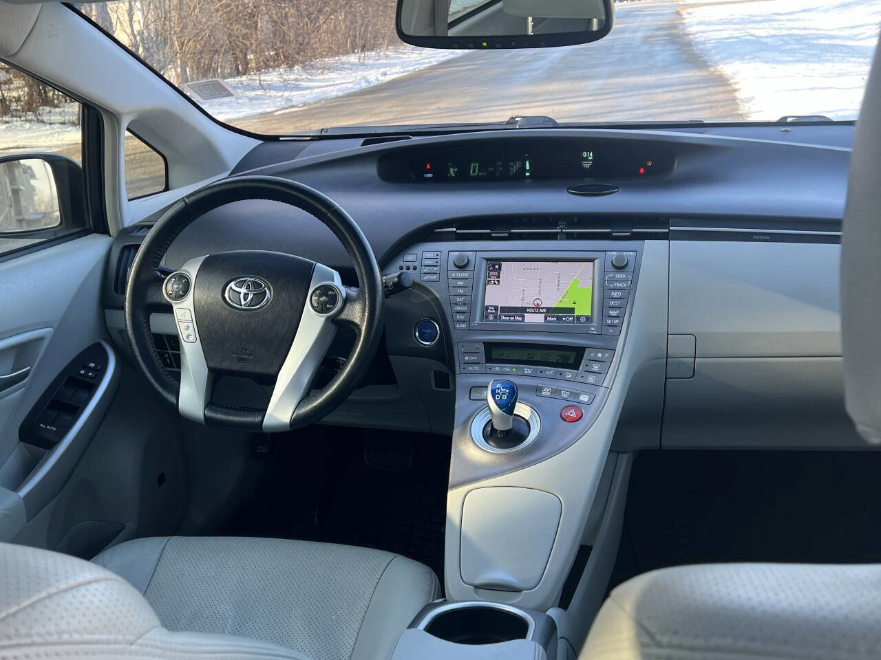 Used 2015 Toyota Prius Four w/ Deluxe Solar Roof Package image 26