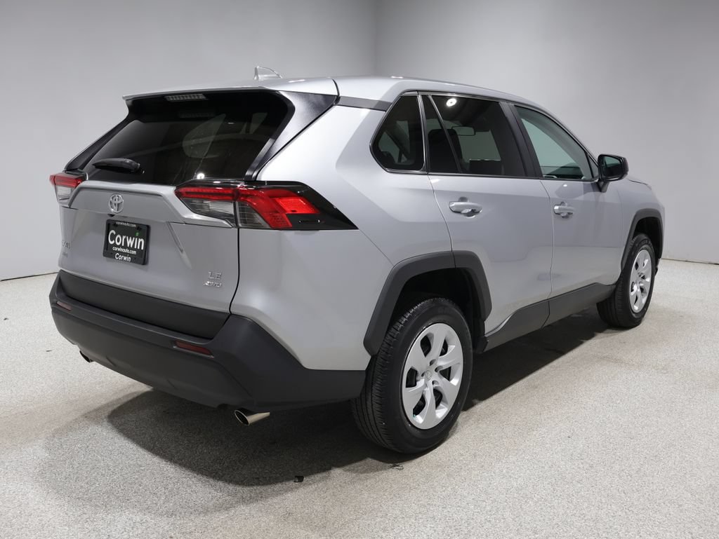 Used 2024 Toyota RAV4 LE AWD/4WD image 2