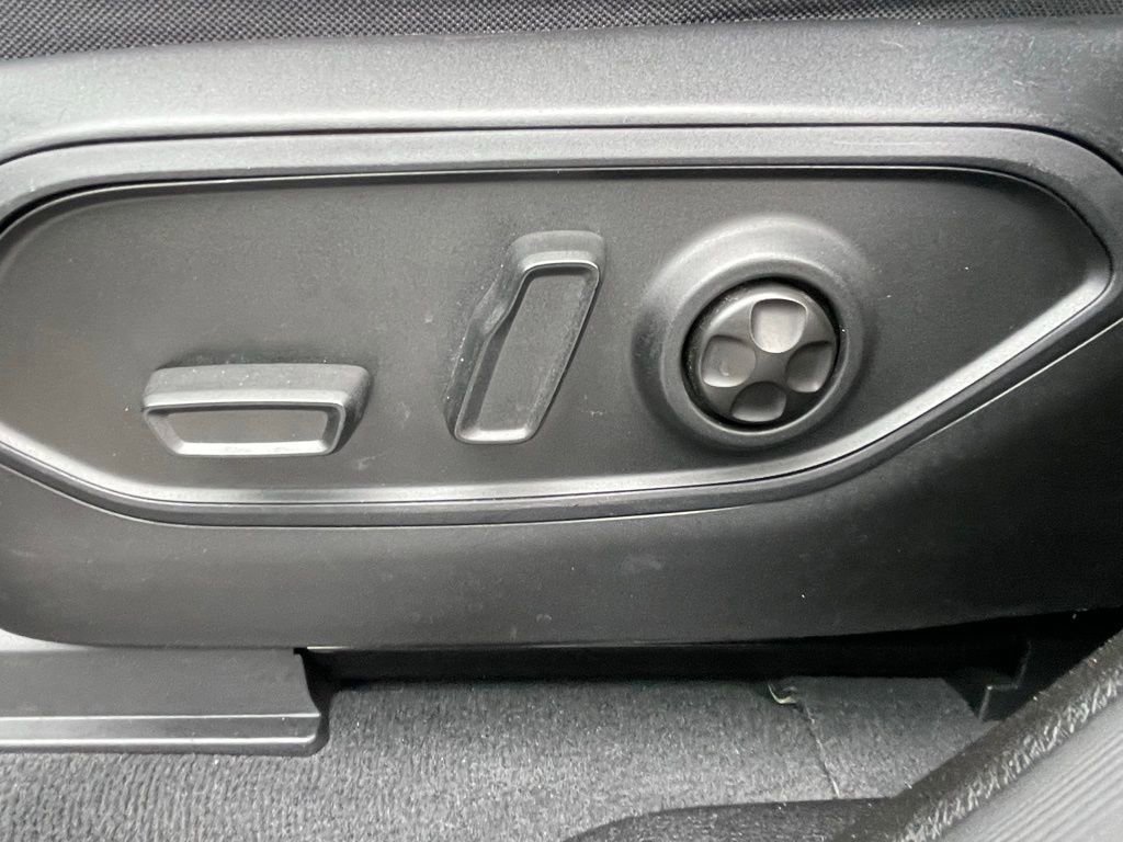 Used 2023 Jeep Grand Cherokee L Laredo image 29