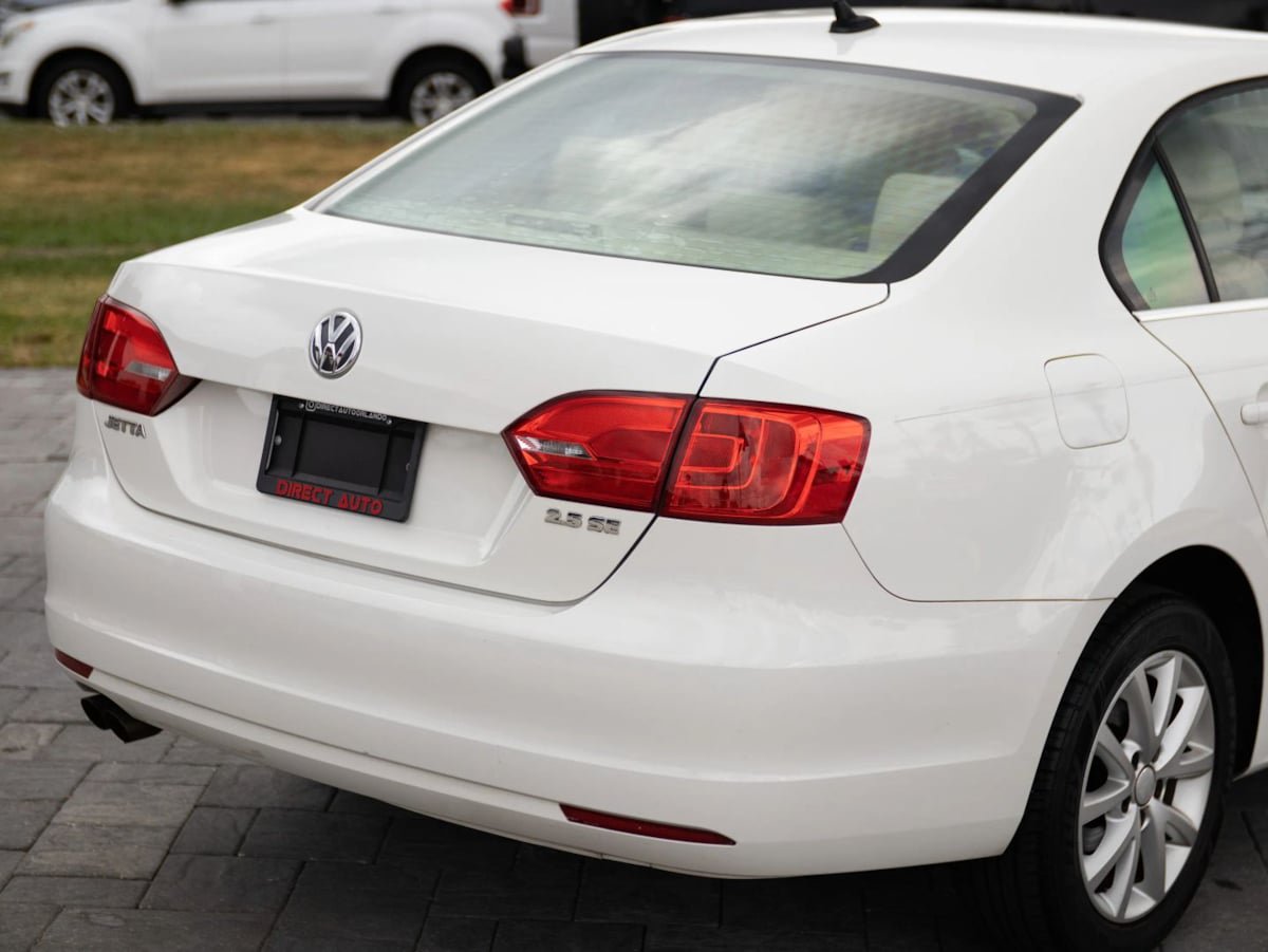 Used 2013 Volkswagen Jetta SE FWD image 12
