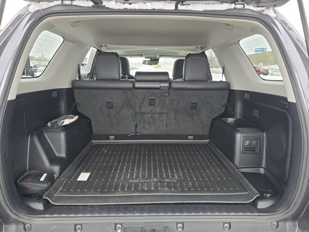 Used 2022 Toyota 4Runner Limited image 32