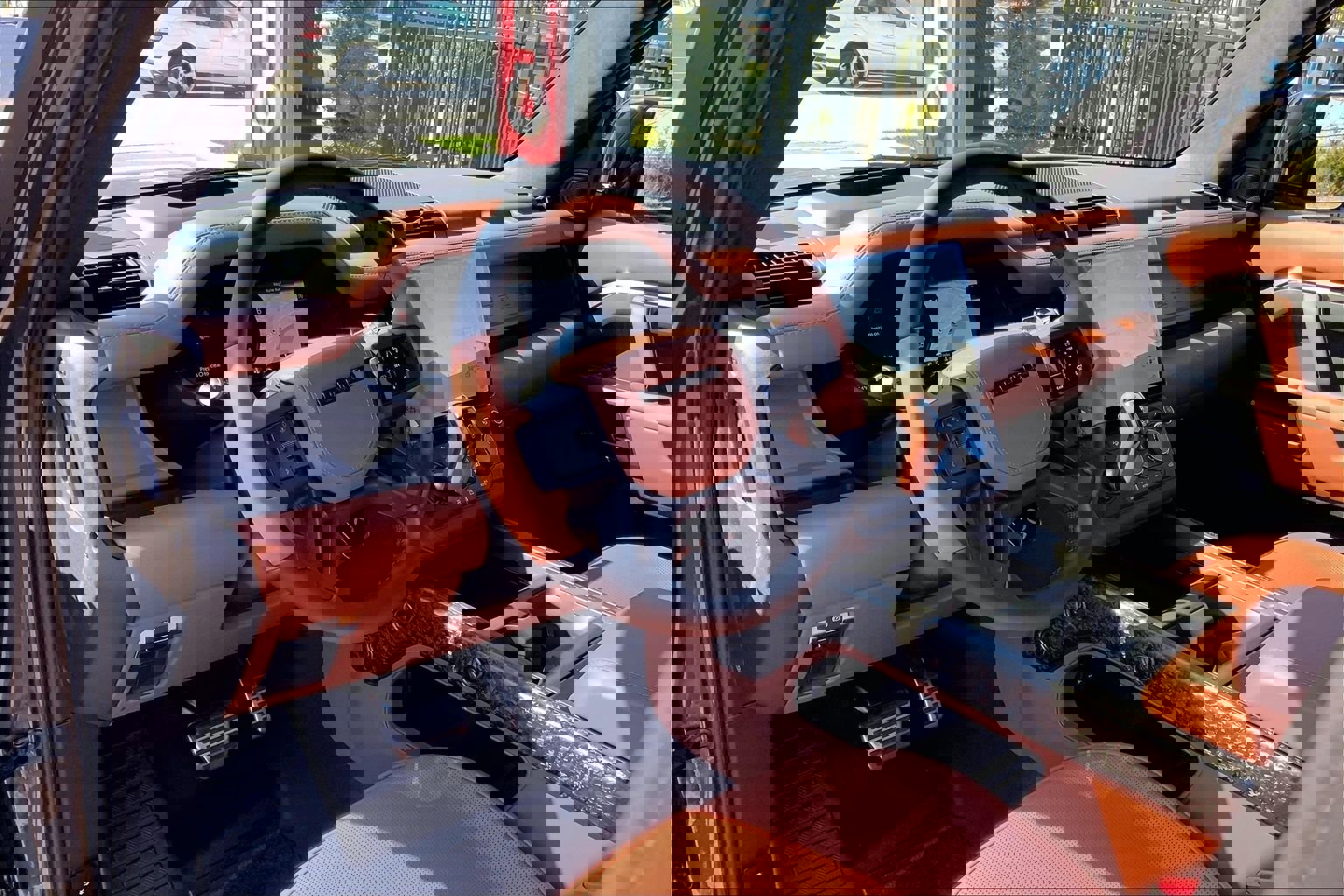 New 2026 Land Rover Defender 110 OCTA image 8