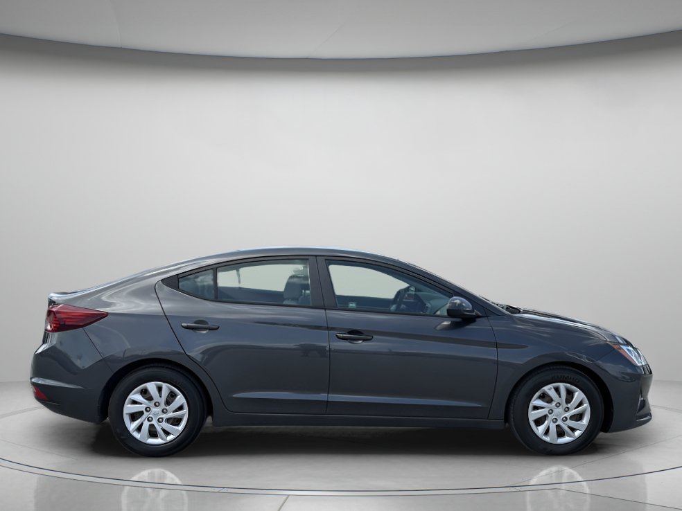 Used 2020 Hyundai Elantra SE FWD image 2