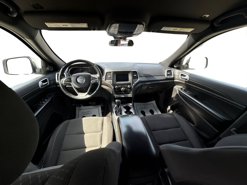 Used 2018 Jeep Grand Cherokee Laredo image 31