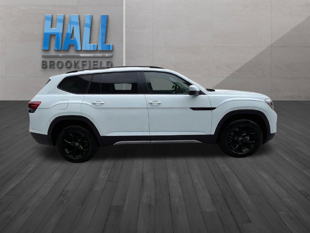 Certified 2024 Volkswagen Atlas Peak Edition SE AWD/4WD image 8