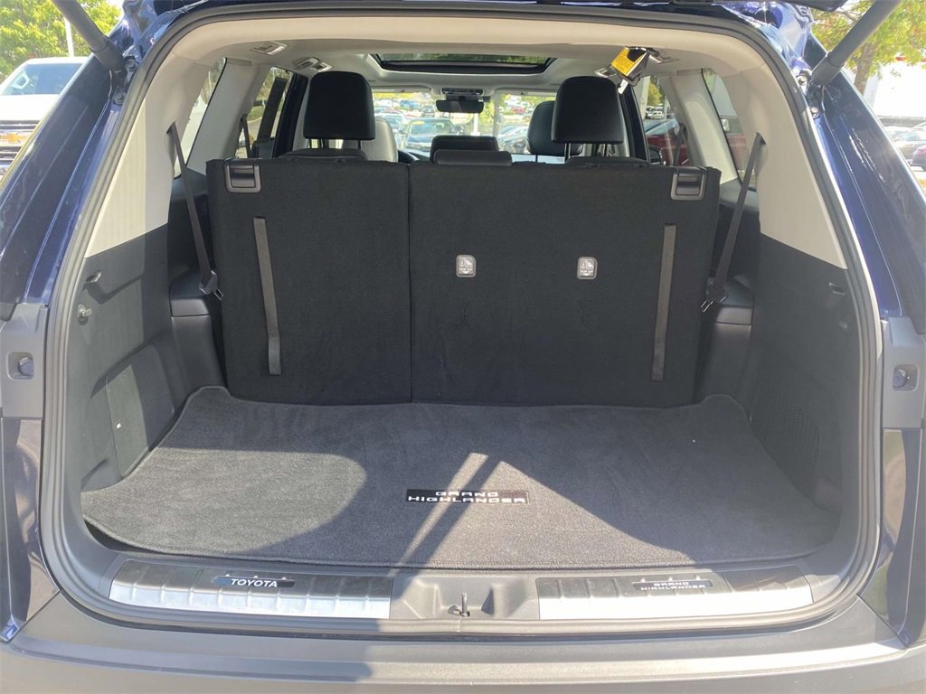 Used 2025 Toyota Grand Highlander FWD image 9