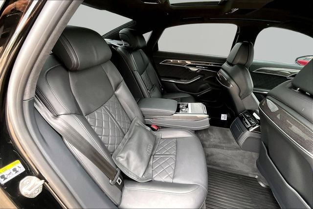 Used 2024 Audi S8 w/ S8 Comfort Plus Package AWD/4WD image 29