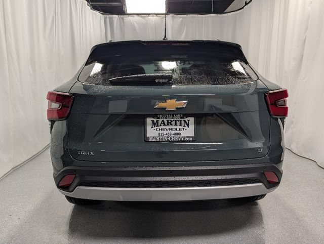 New 2026 Chevrolet Trax LT w/ Sunroof Package FWD image 4