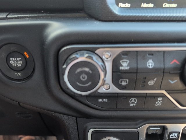 Used 2019 Jeep Wrangler Unlimited Sahara image 19