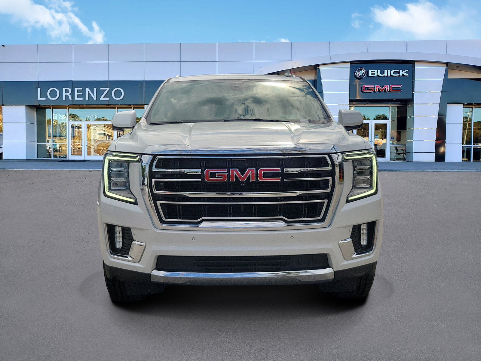 Used 2022 GMC Yukon SLT w/ SLT Premium Package AWD/4WD image 2