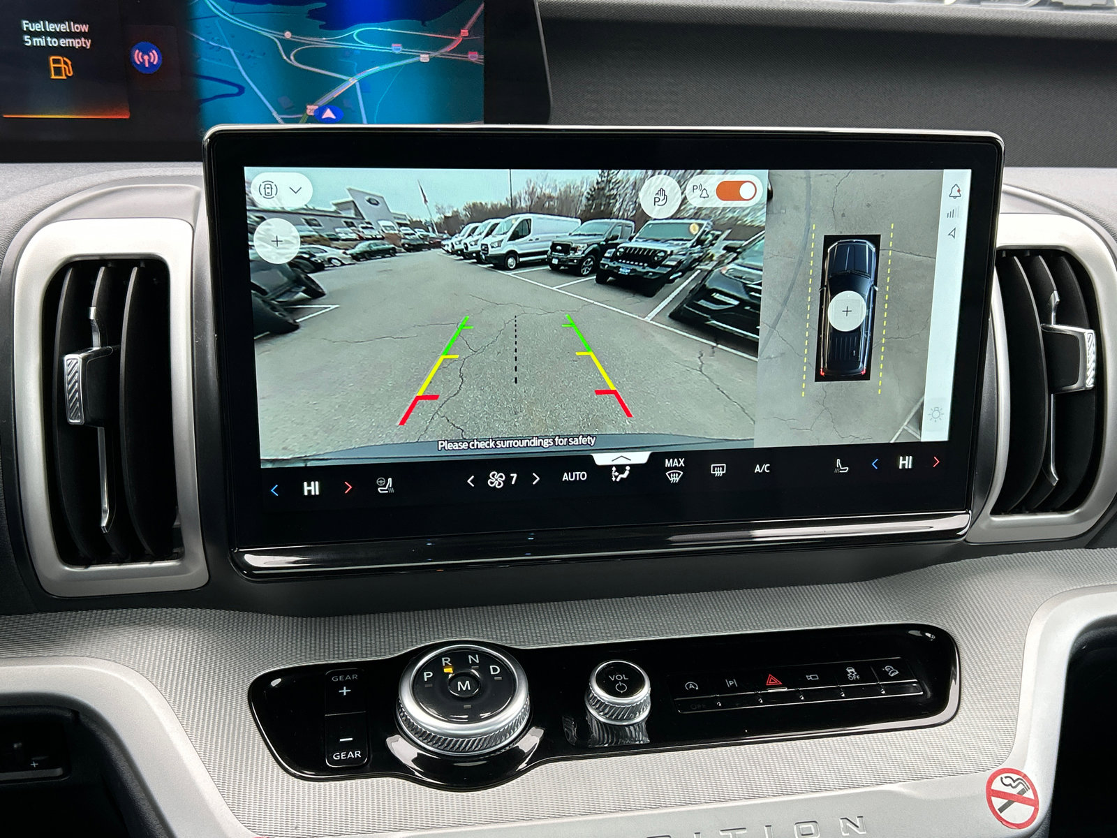 Used 2025 Ford Expedition Active image 14