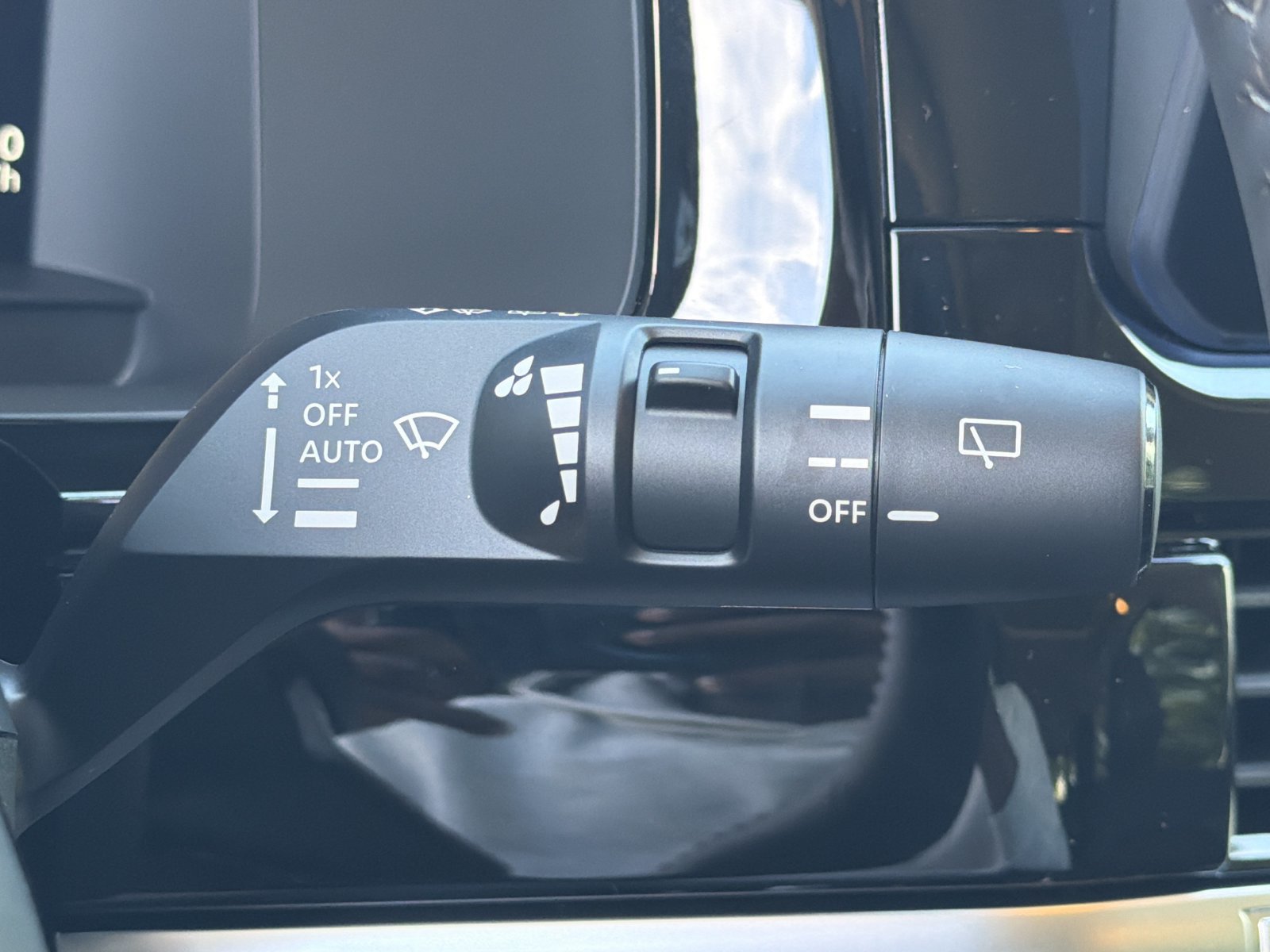 New 2026 Nissan Pathfinder Platinum FWD image 12