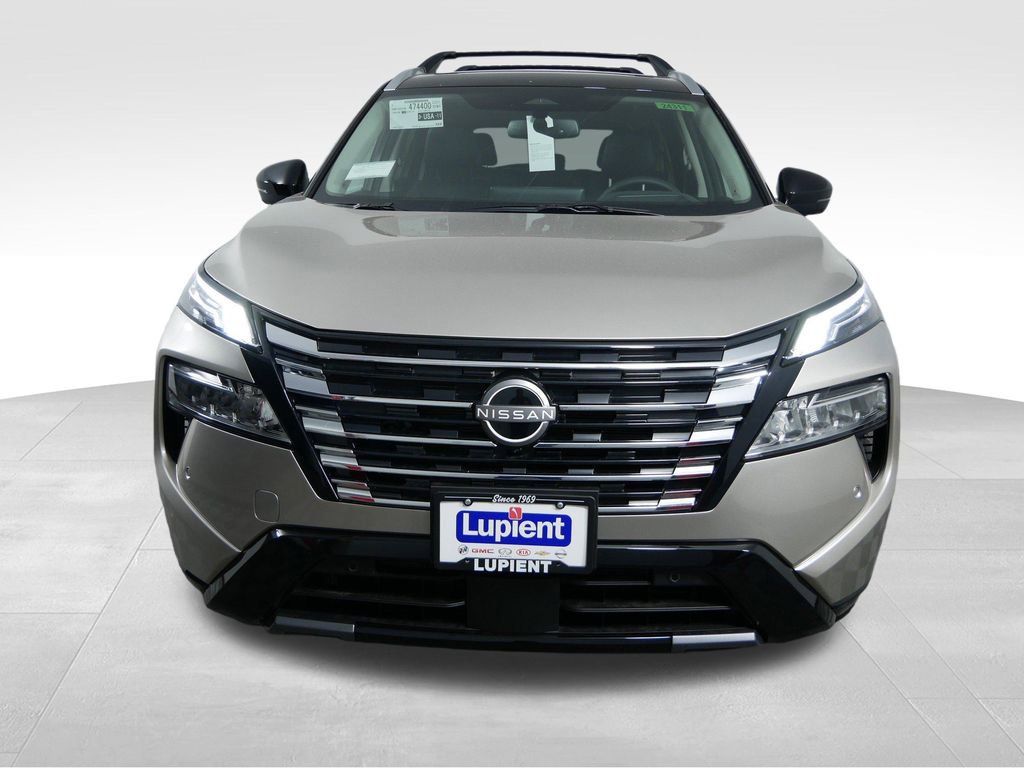 Used 2025 Nissan Rogue Platinum w/ Platinum Premium Package image 3