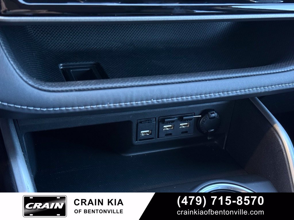 Used 2021 Toyota Highlander XLE FWD image 18