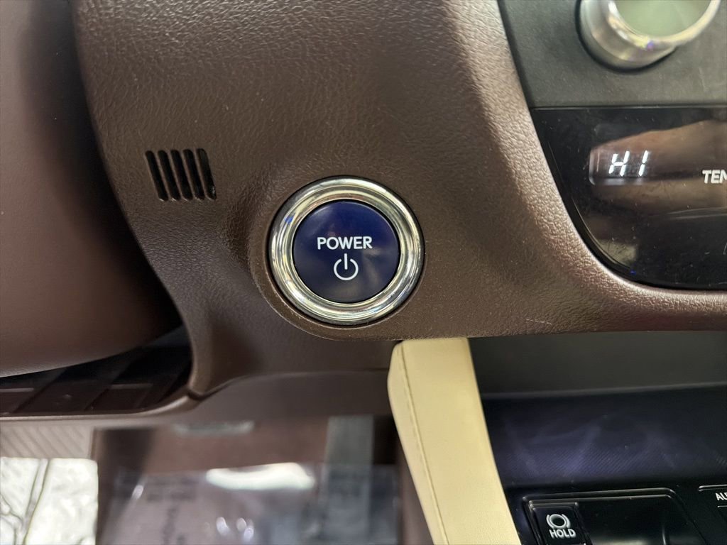 Used 2018 Lexus RX 450h AWD w/ Luxury Package image 19