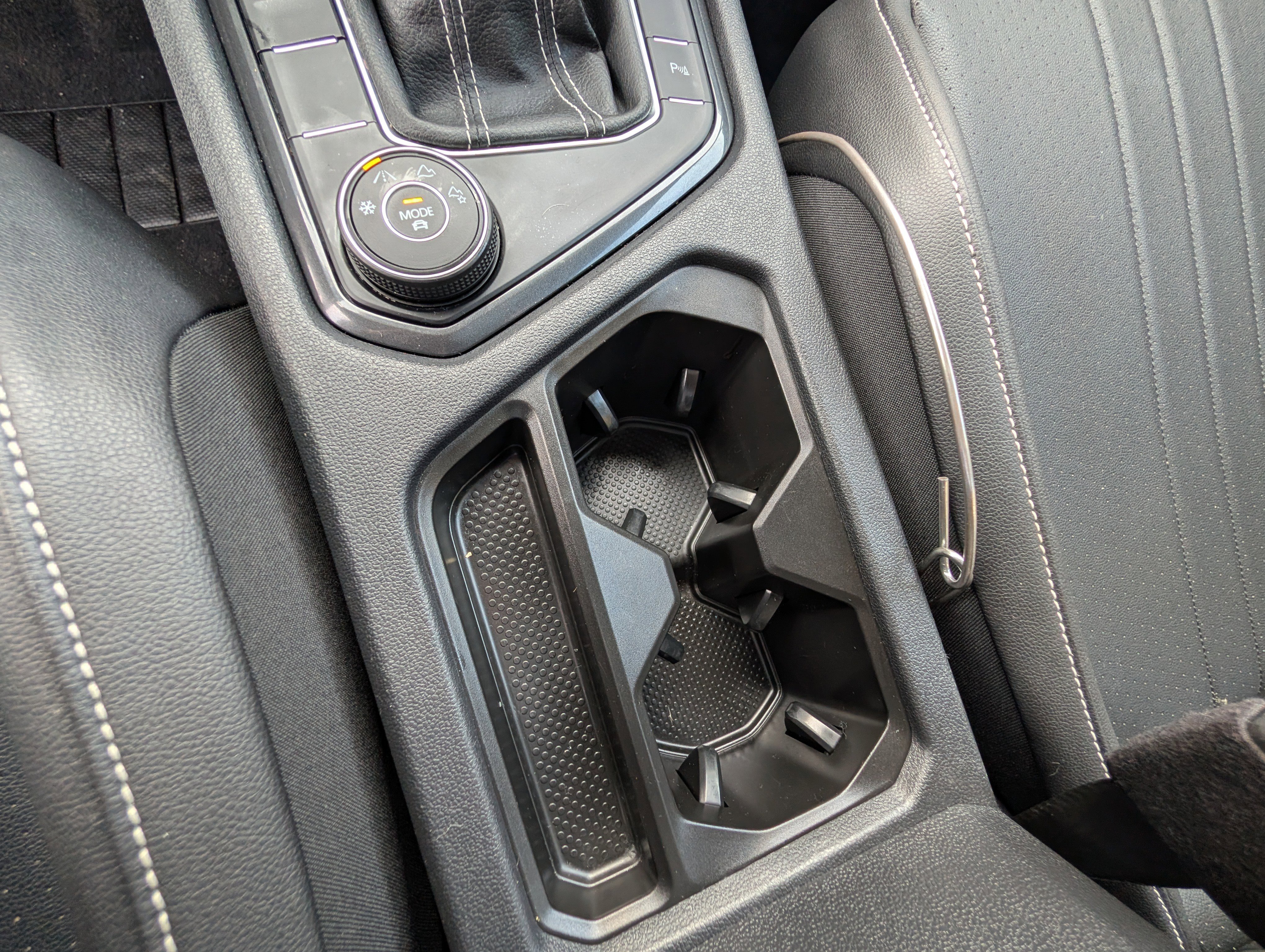 Used 2022 Volkswagen Tiguan SE R-Line image 27