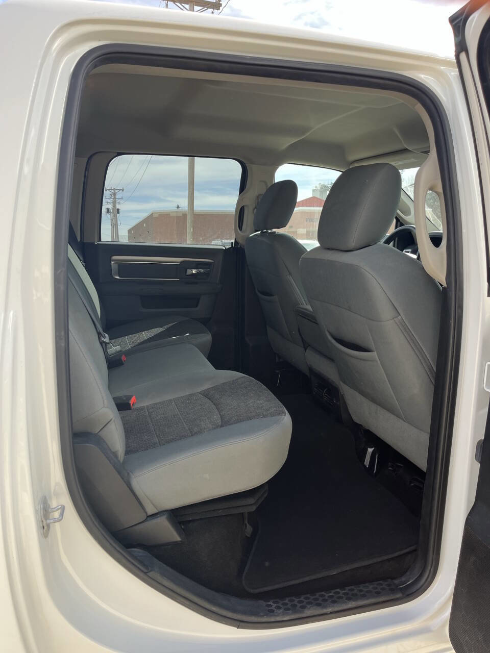 Used 2014 RAM 2500 SLT image 5