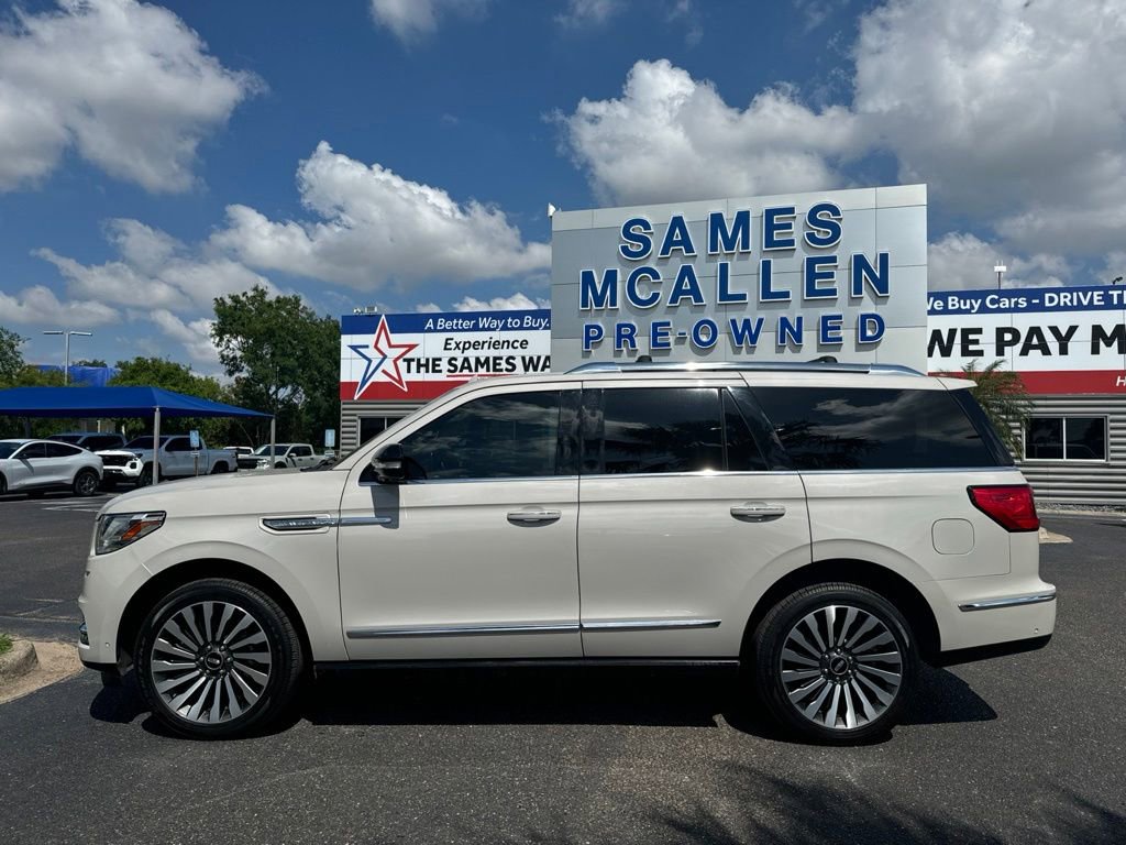 Used 2021 Lincoln Navigator Reserve w/ Luxury Package AWD/4WD image 2