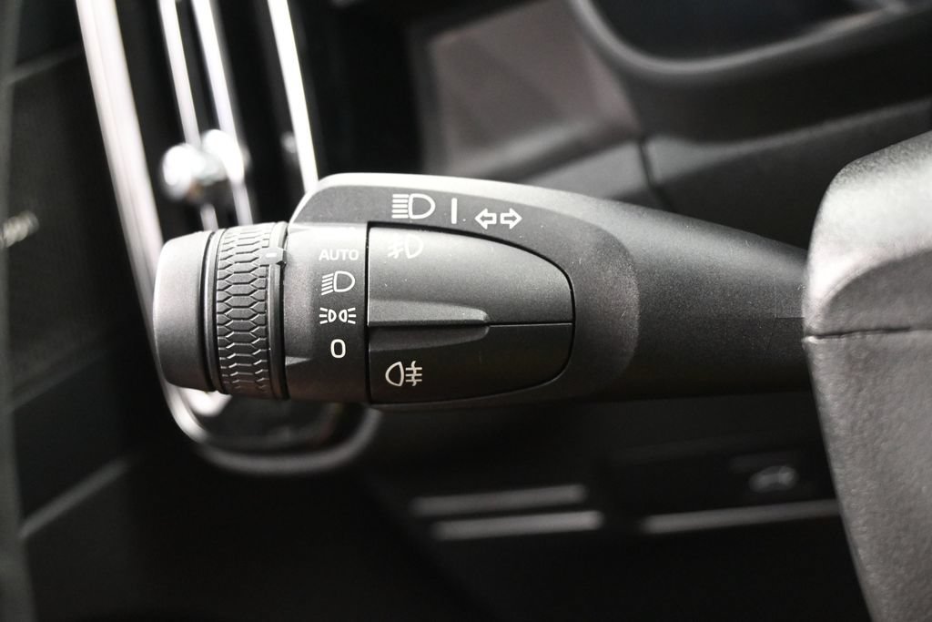 Used 2023 Volvo C40 P8 Recharge Ultimate AWD/4WD image 28