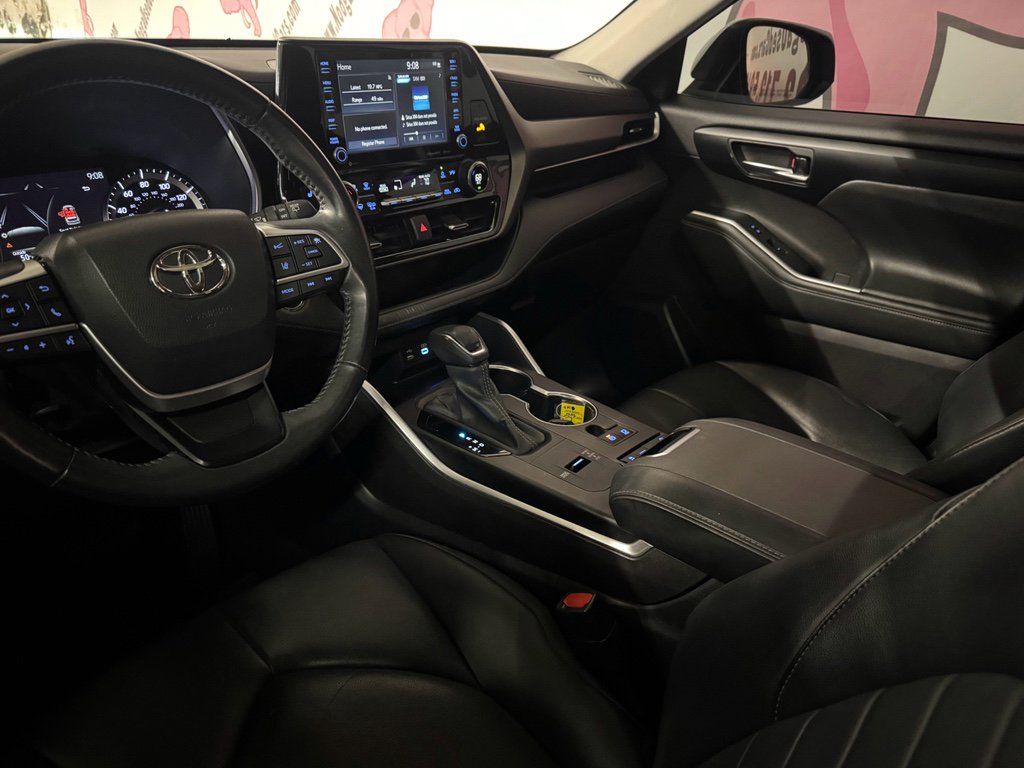 Used 2022 Toyota Highlander XLE image 21
