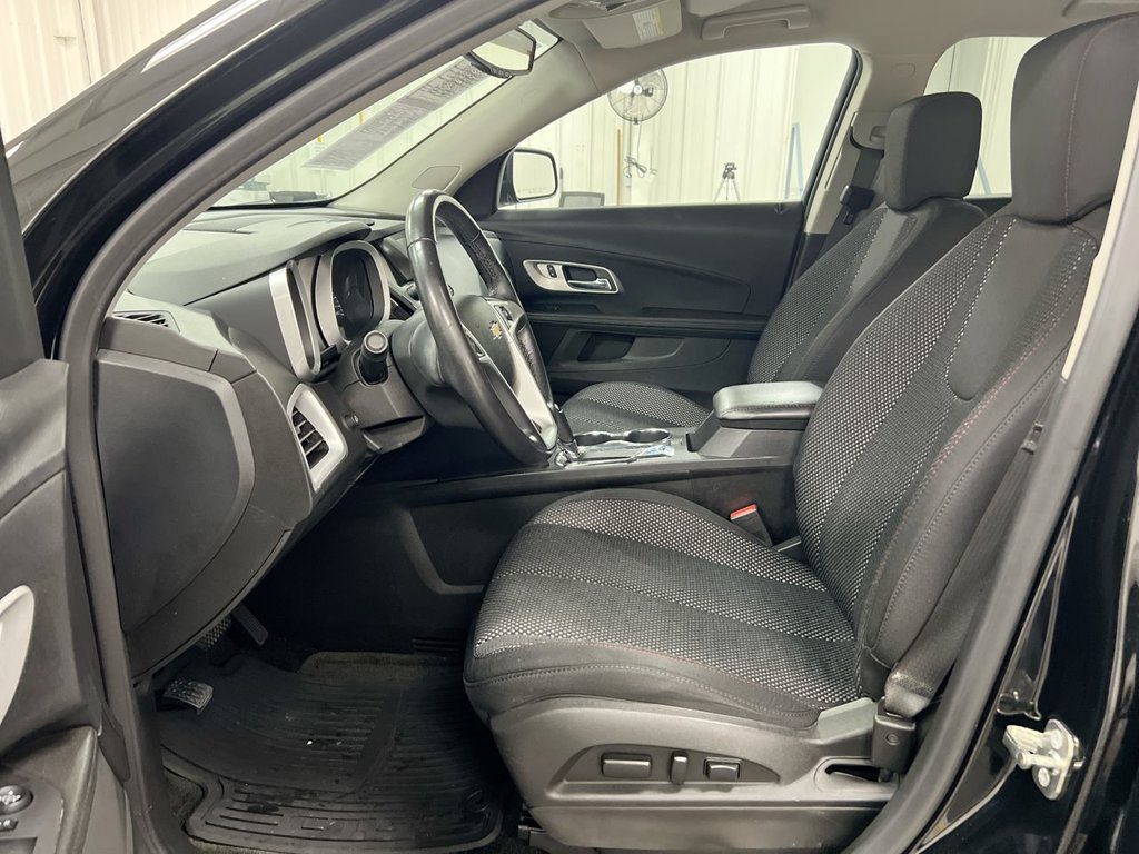 Used 2017 Chevrolet Equinox LT w/ Convenience Package AWD/4WD image 19