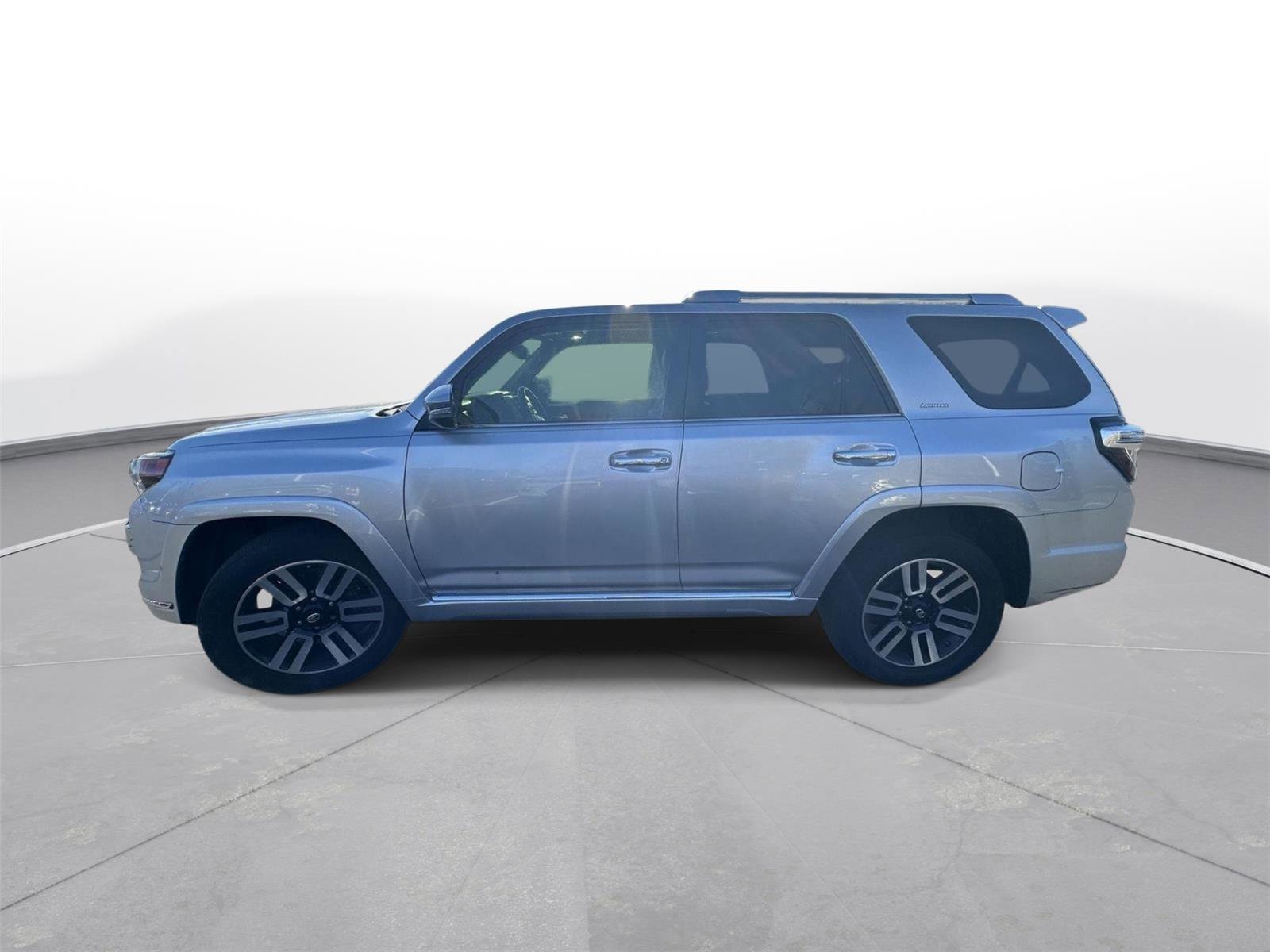 Used 2016 Toyota 4Runner Limited image 7
