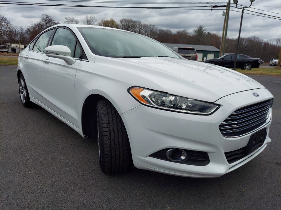 Used 2014 Ford Fusion SE image 3